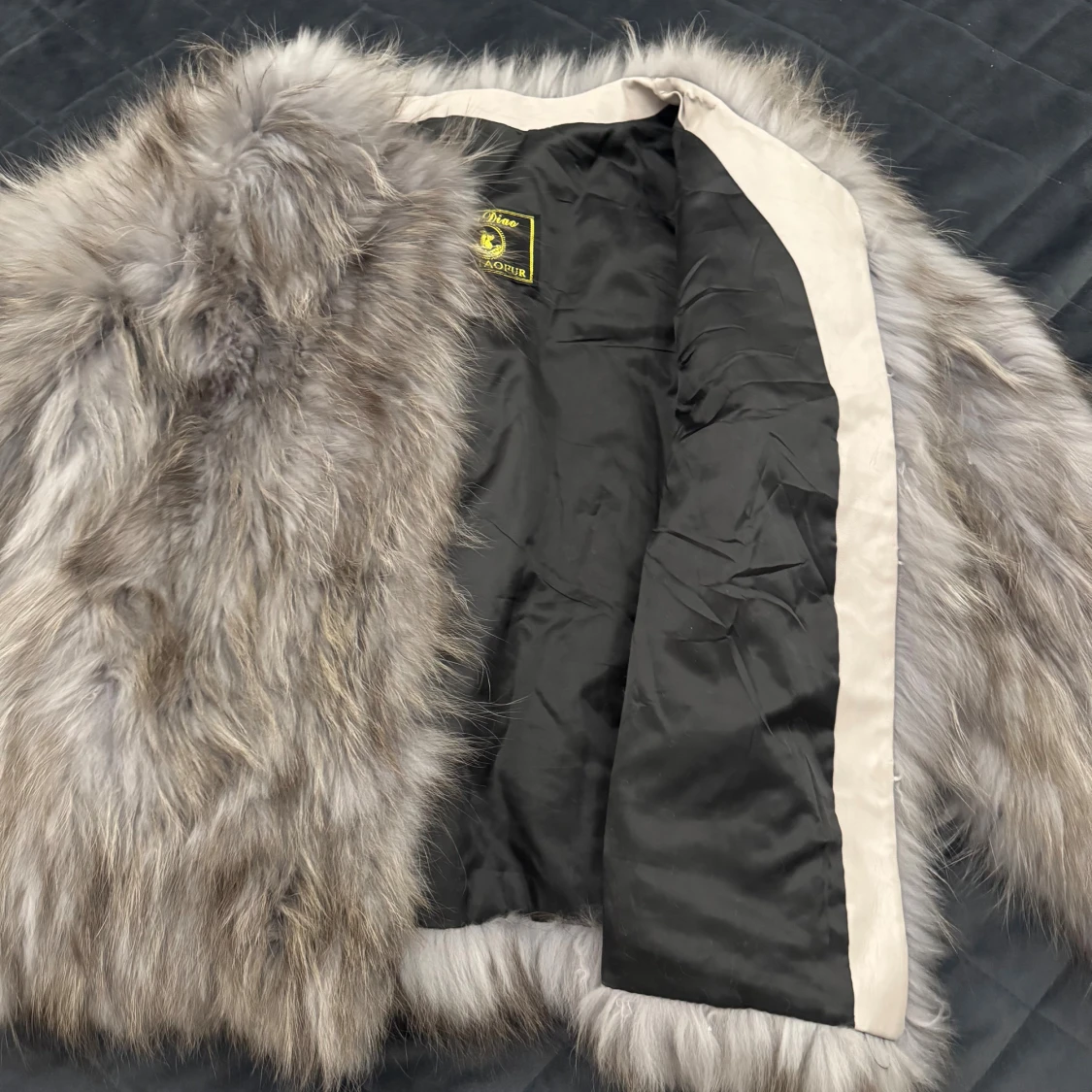 Grå pälsjacka från JinDiaoFur - 1