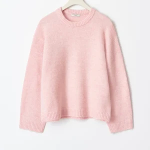 Ljusrosa stickad tröja från Gina Tricot - Supermysig ljusrosa stickad tröja från Gina Tricot. Storlek xs❤️