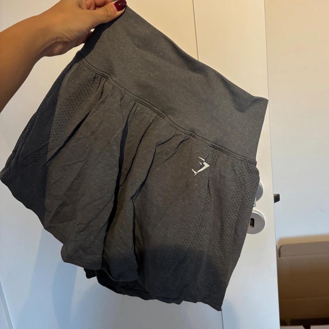 Grå träningsshorts från Gymshark
