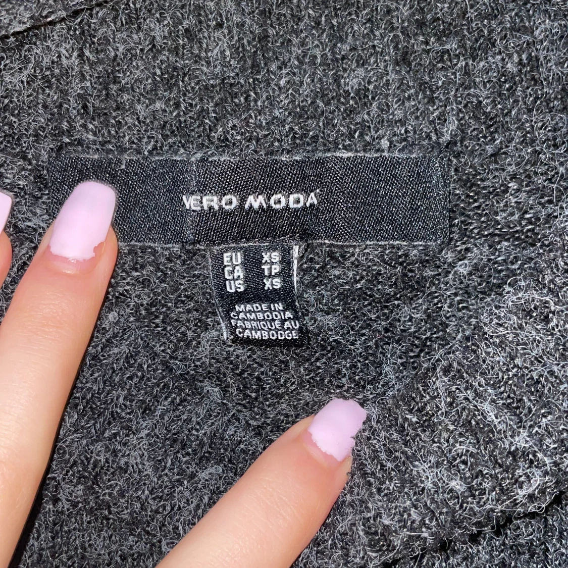 Svart stickad tröja från Vero Moda - 1