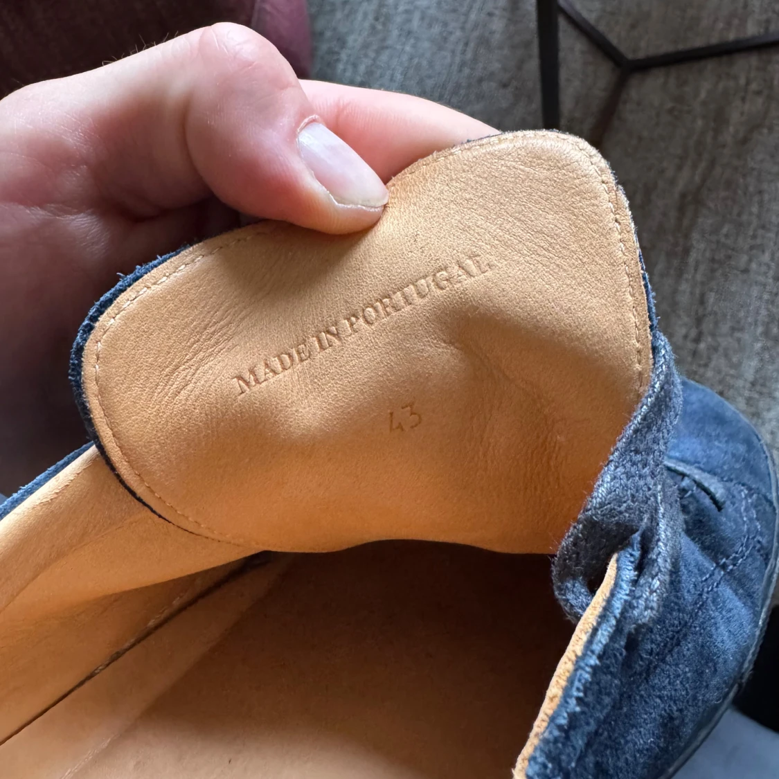 Mörkblå mocka sneakers från C.QP - 1