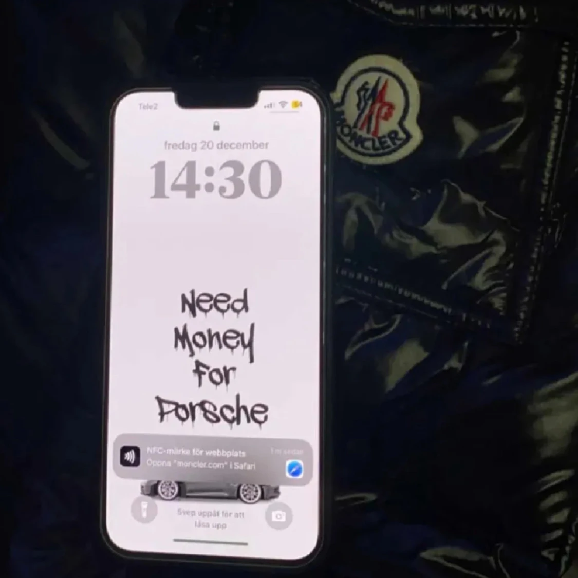 Svart Moncler pufferjacka med huva - 4