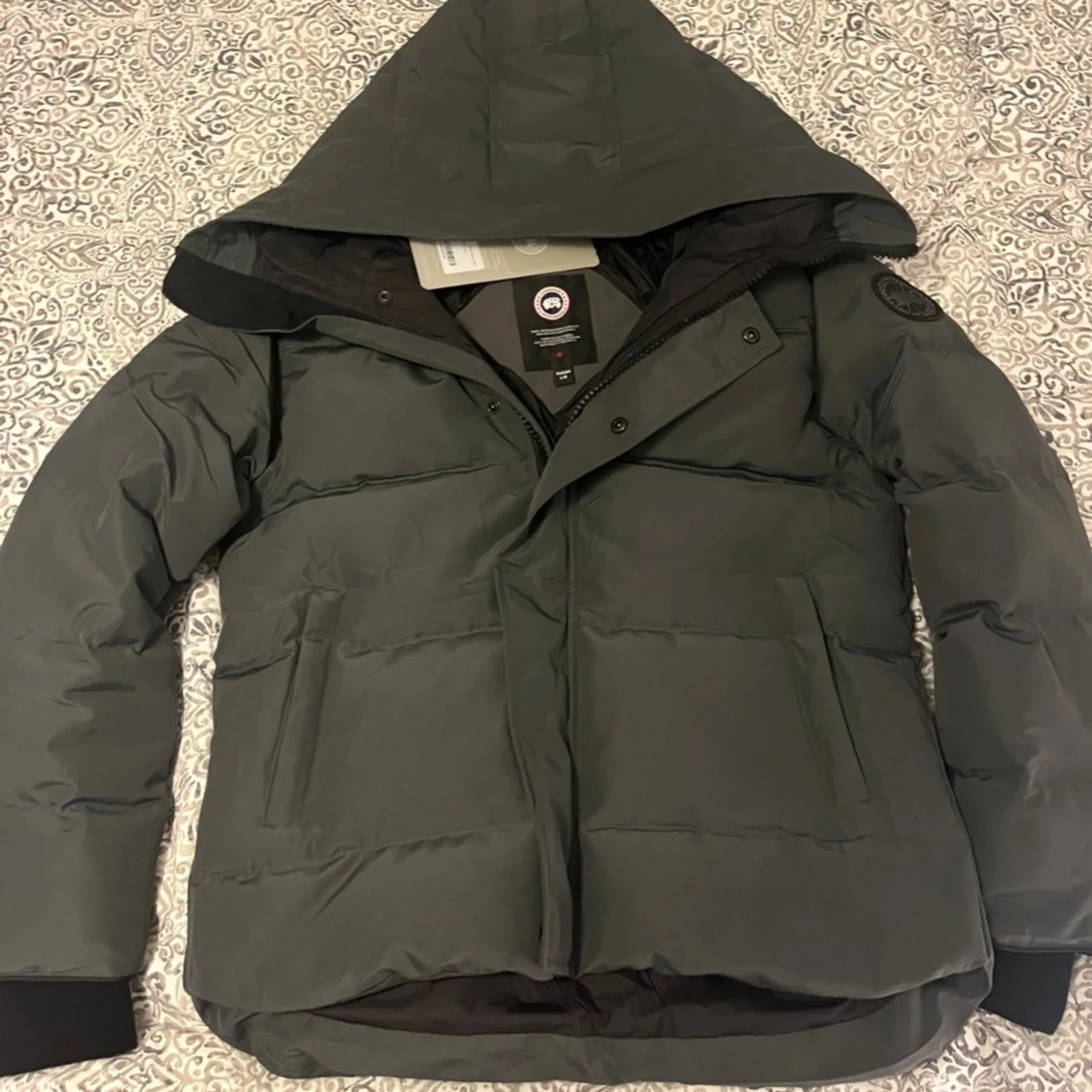 Mörkgrå dunjacka från Canada Goose