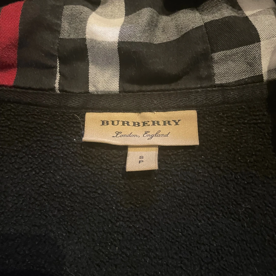Svart Burberry hoodie med rutig huva - 3