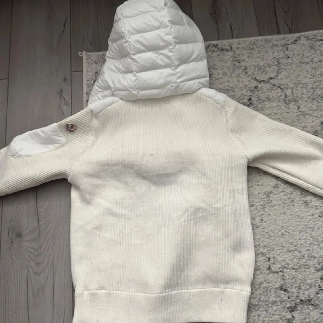 Vit Moncler pufferjacka med huva - 4