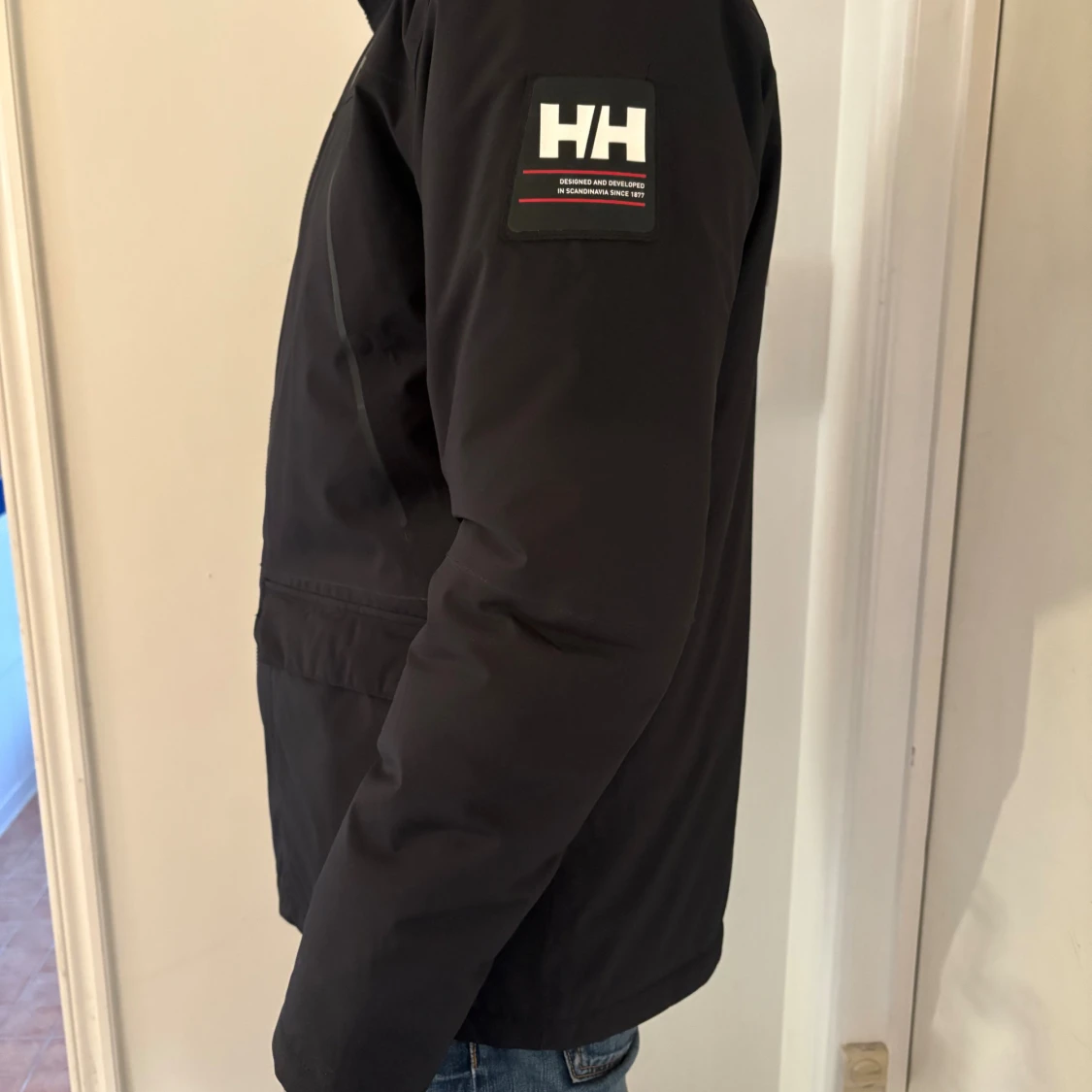 Svart jacka från Helly Hansen - 3