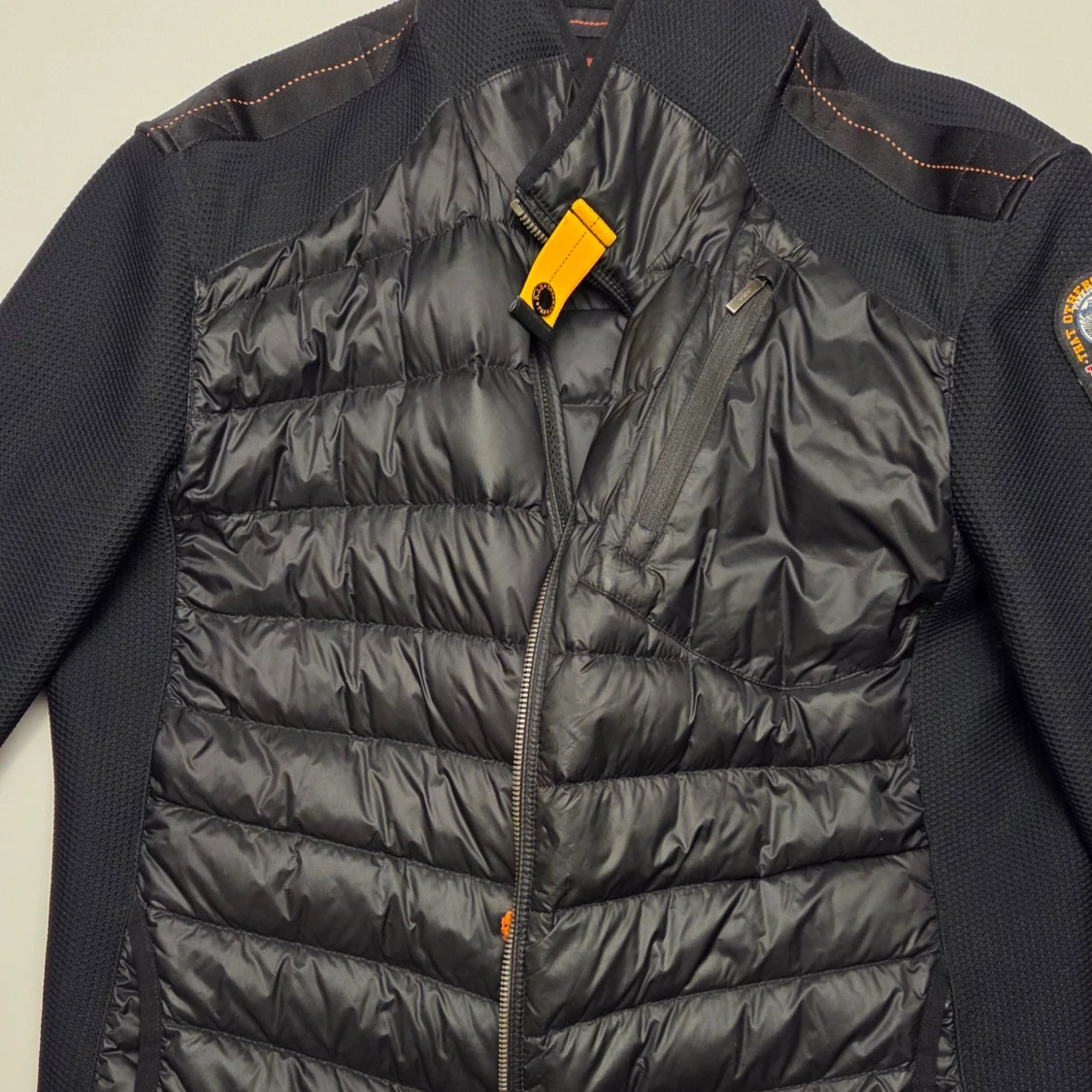 Svart pufferjacka från Parajumpers