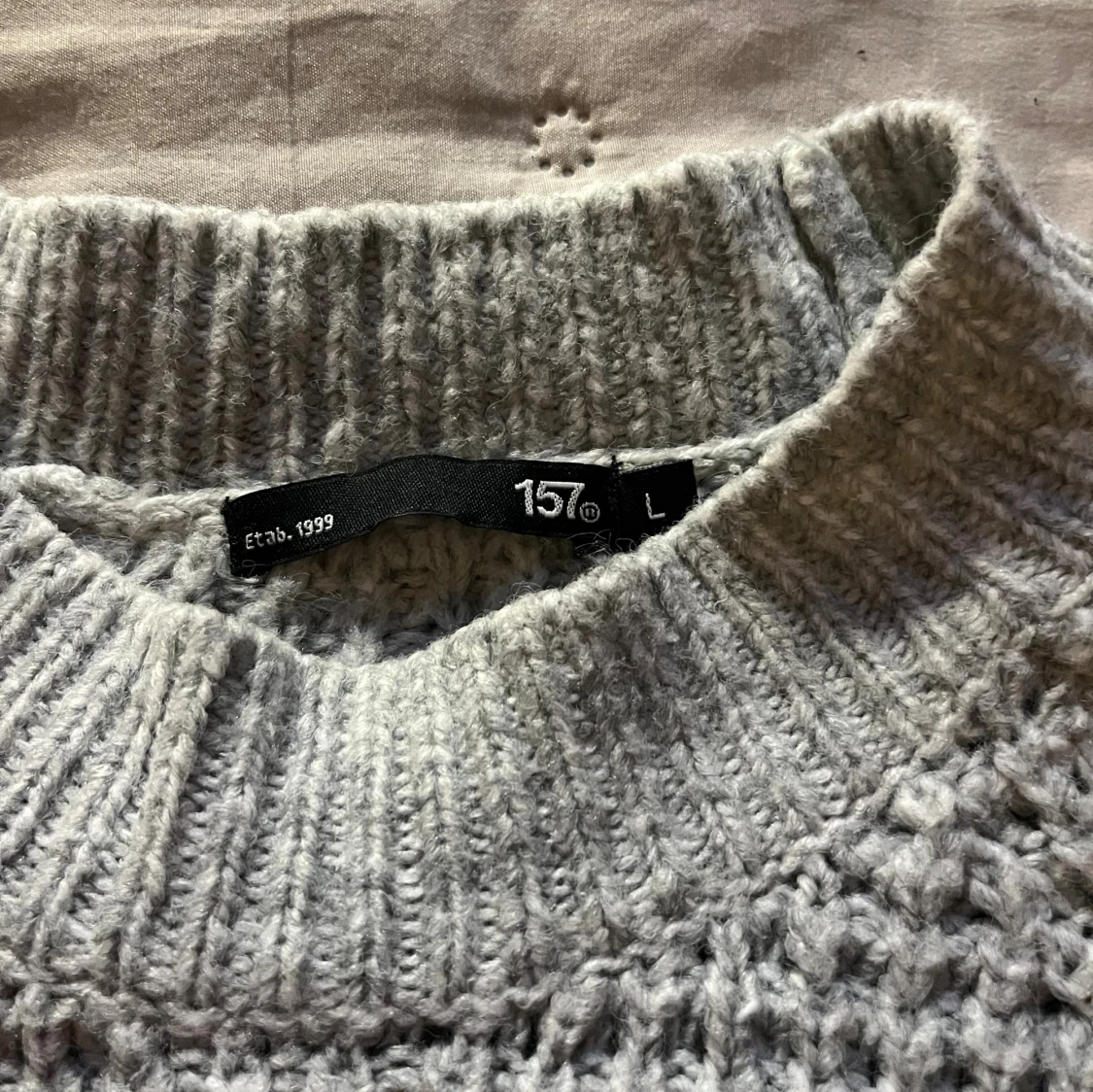Grå stickad tröja från Lager 157 - 2