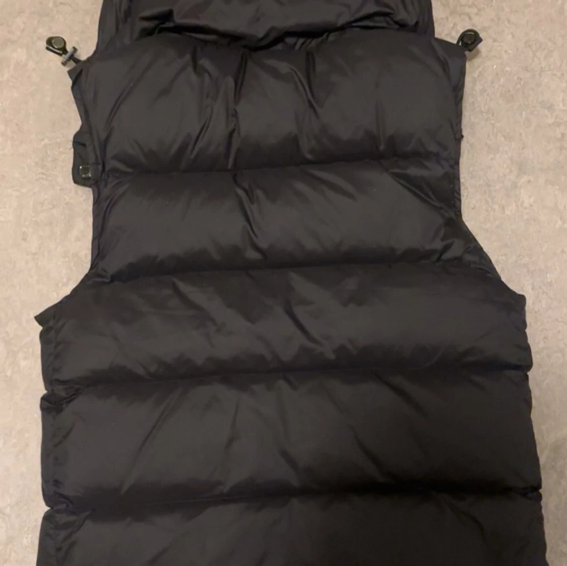 Svart pufferjacka från Burberry - 1
