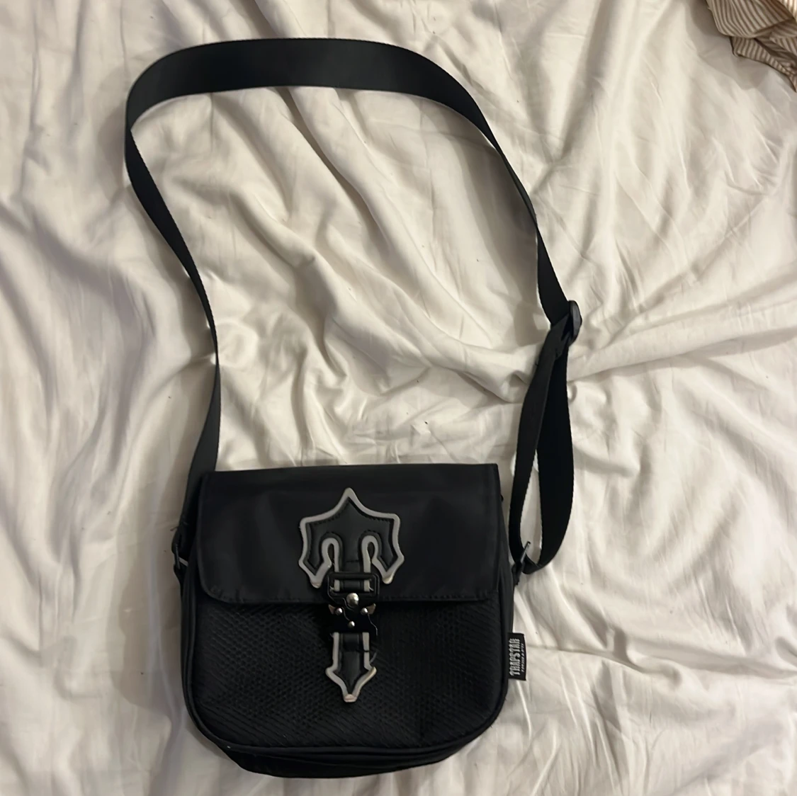 Svart axelväska från Trapstar