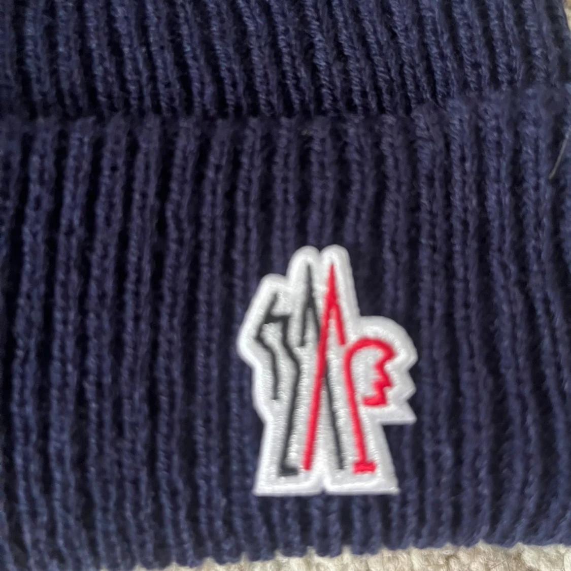 Marinblå ribbad Moncler mössa - 3