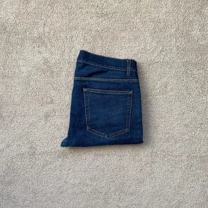 Acne Studios Jeans - Acne Studios ’Ace Raw Gothic’ jeans | Slim fit | 33/32 kan skicka mått privat | Skick: 9/10, inga defekter | Pris: 749kr | Skriv vid intresse!