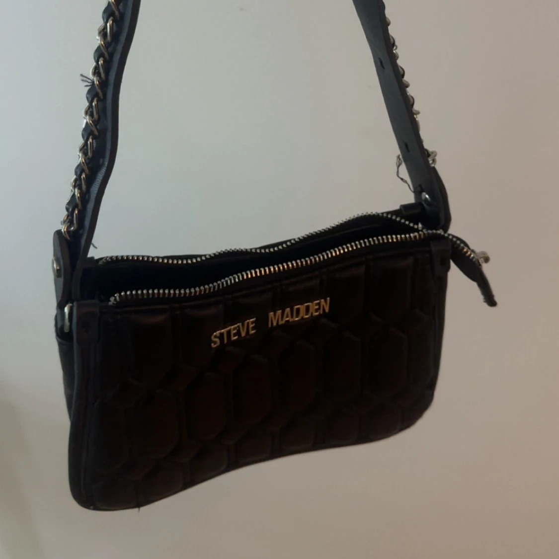 Svart quiltad axelväska Steve Madden