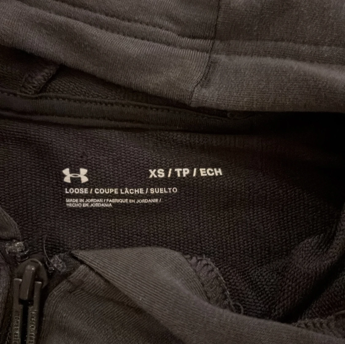 Grå hoodie från Under Armour XS - 2