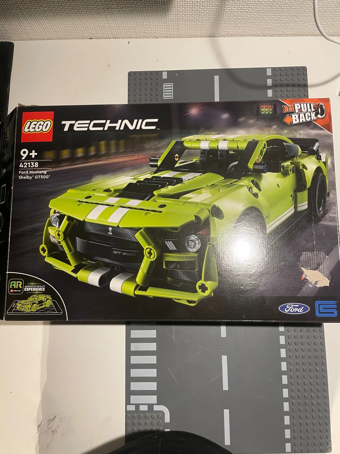 LEGO Technic Ford Mustang Shelby GT500 (42138) - 4