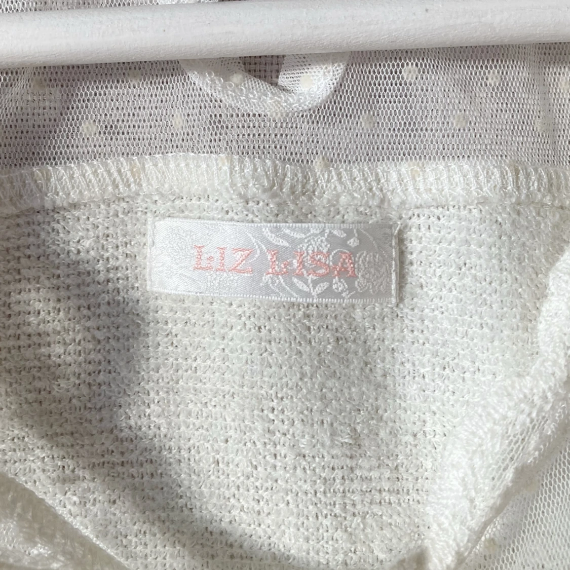 Vit spetsblus från Liz Lisa - 3