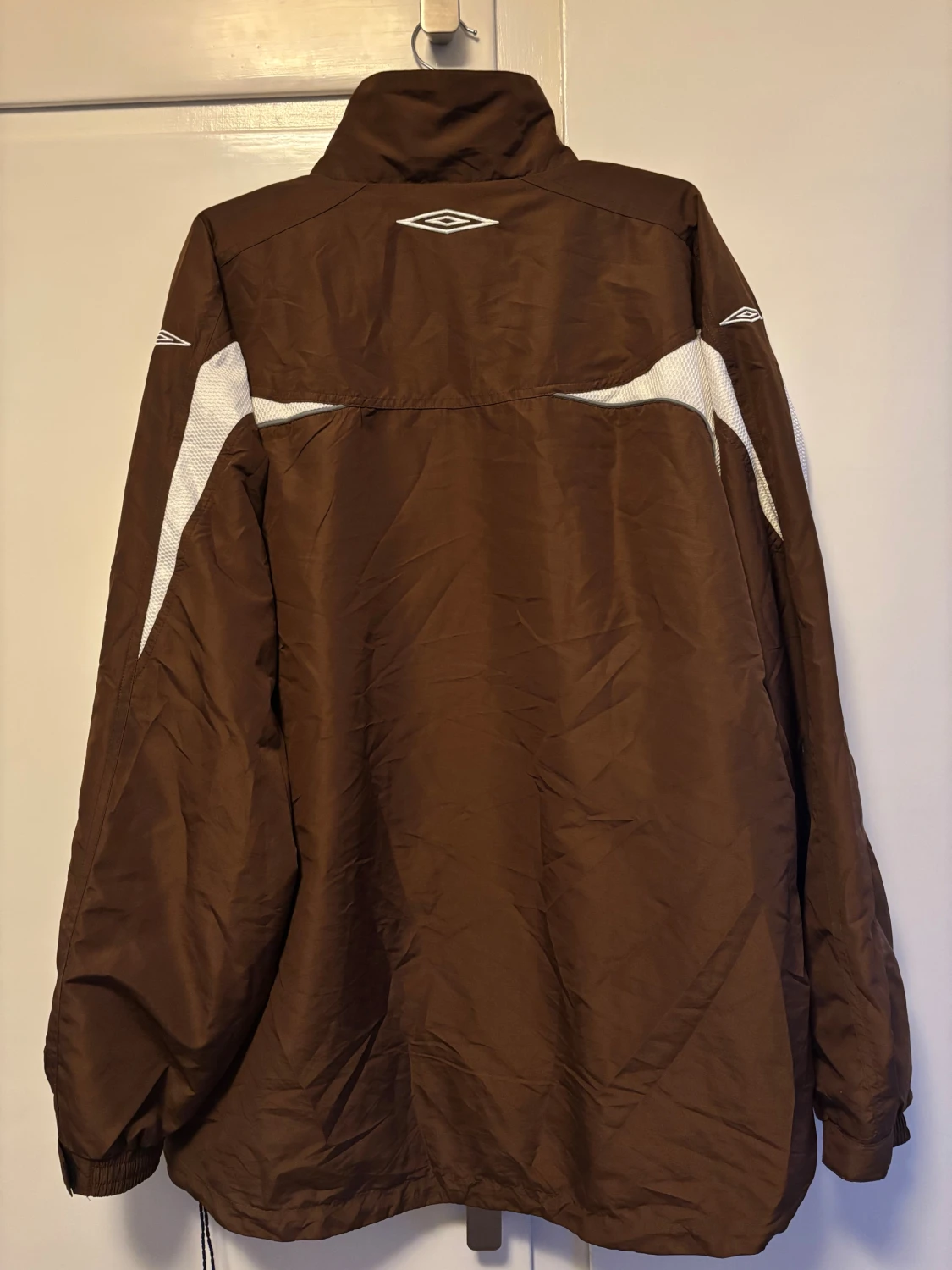 Brun vindjacka från Umbro - 1
