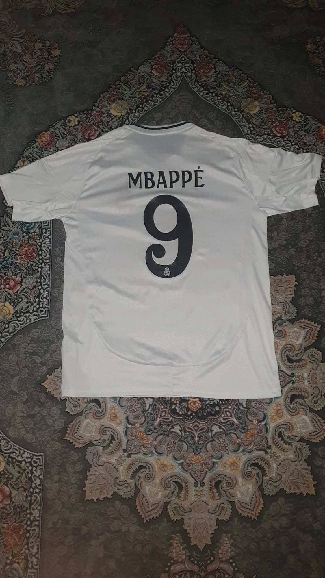 Real Madrid Mbappé 9 Adidas fotbollströja [Användt 3 gånger] - 1