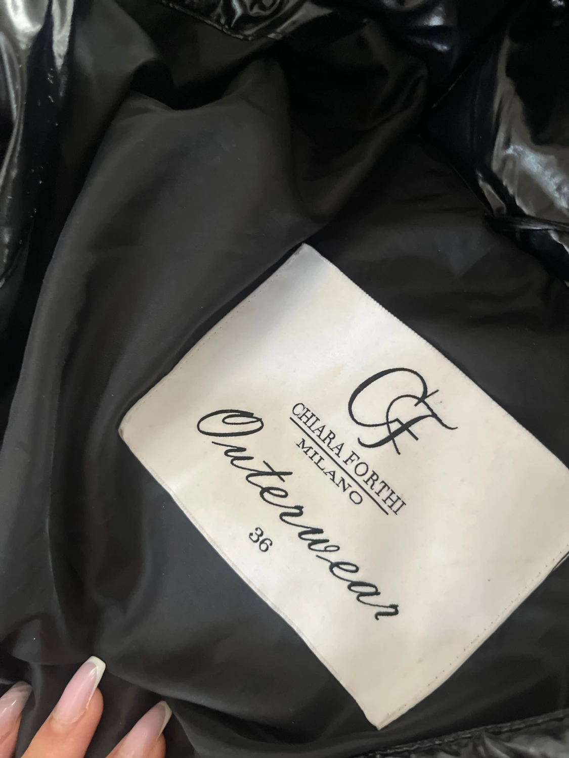 Svart pufferjacka från Chiara Forthi - 2