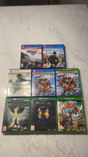 Spel till PS4, PS5 & Xbox One - Paket med 8 spel: PS4 (Need for Speed Rivals, Watch Dogs 2, Just Cause 3), PS5 (Ghost of Tsushima), Xbox One (Just Cause 3, Dragon Age Inquisition, Halo Master Chief Collection, Sunset Overdrive). Fodral i fint skick, inga skador. 📍📍GE RIMLIGA BUD!!
