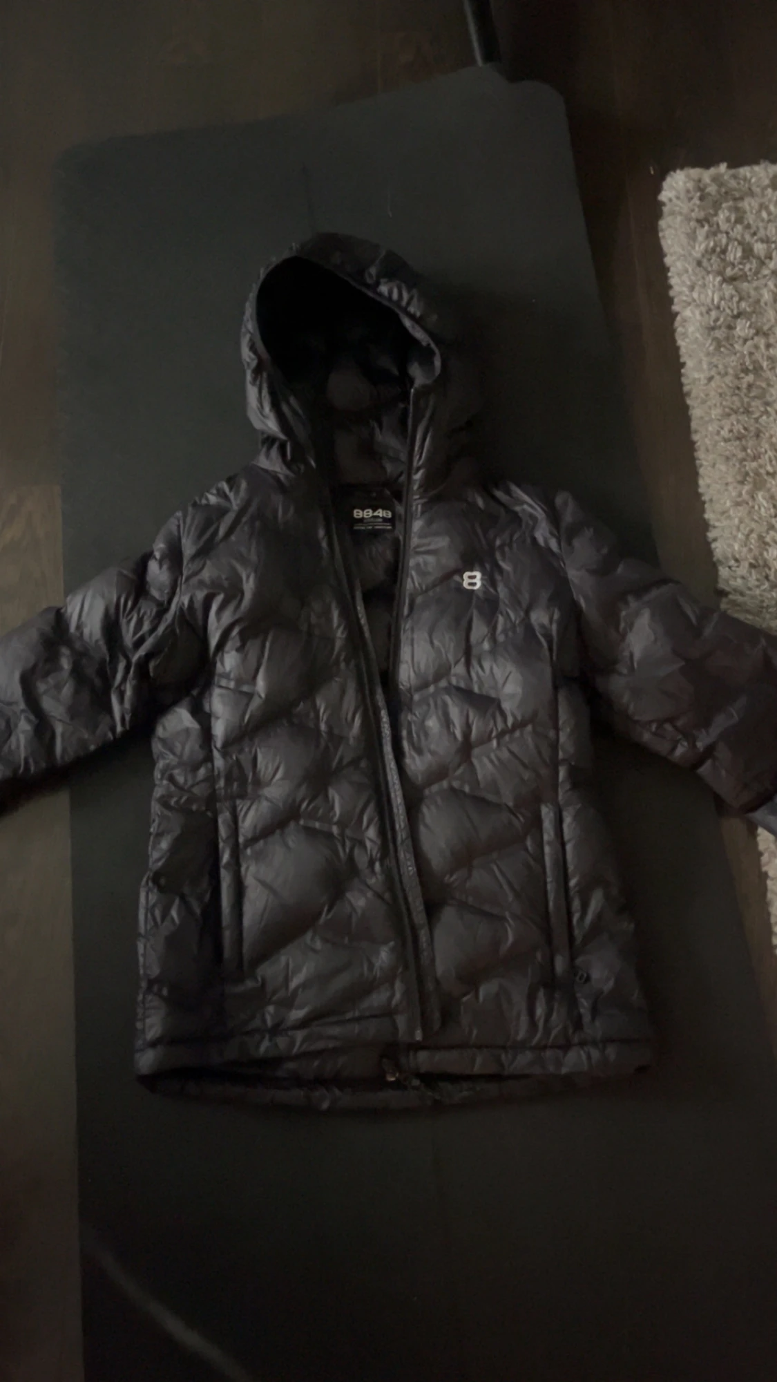 Svart lättviksjacka med huva från 8848 Altitude