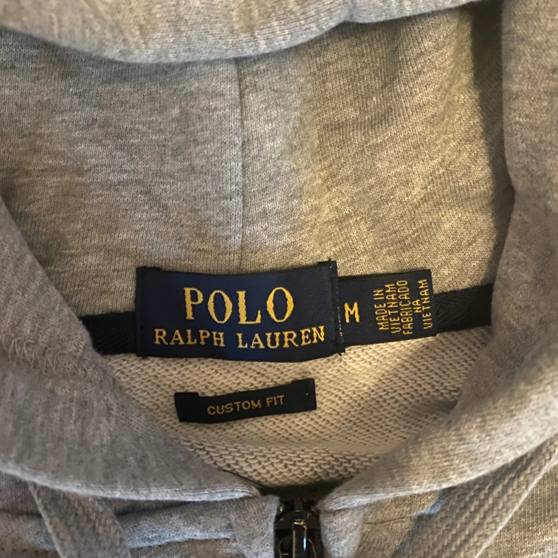 Grå hoodie från Polo Ralph Lauren - Storlek M - 1