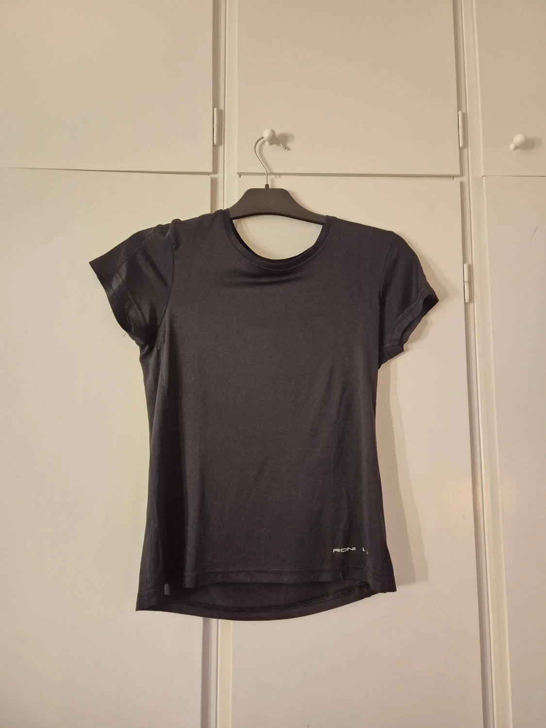 Svart träningst-shirt  - 2