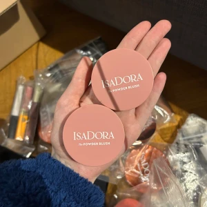 Isadora The Powder Blush 07 Cool Pink - helt nya & oanvända, 80kr styck.