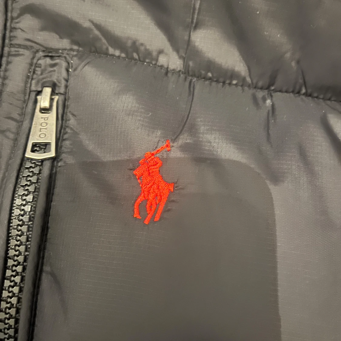 Svart pufferjacka - 1