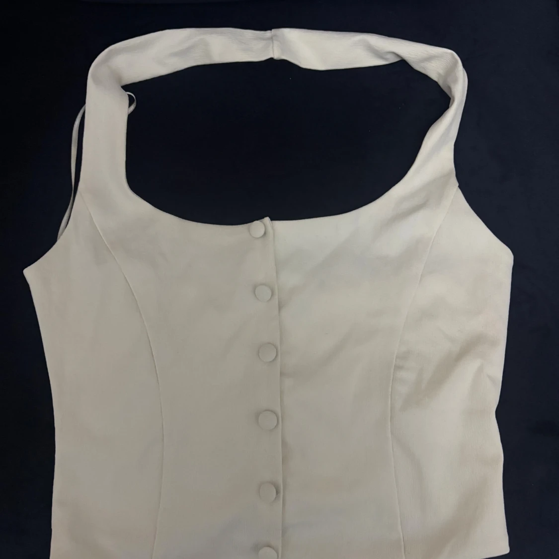 Beige korsett-topp med knappar