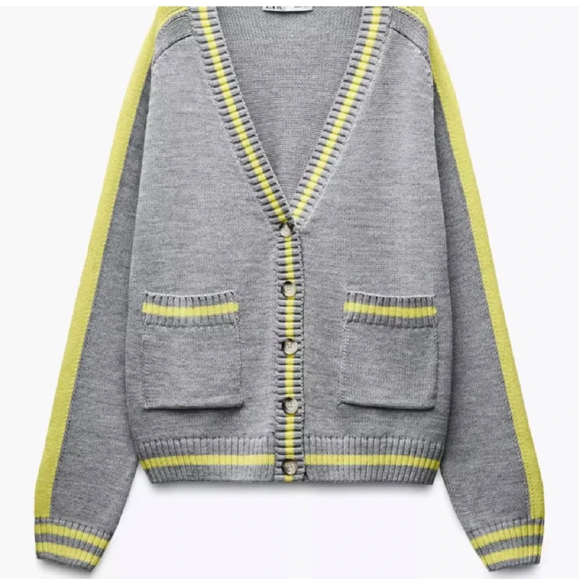 Grå kofta med gula ränder från Zara