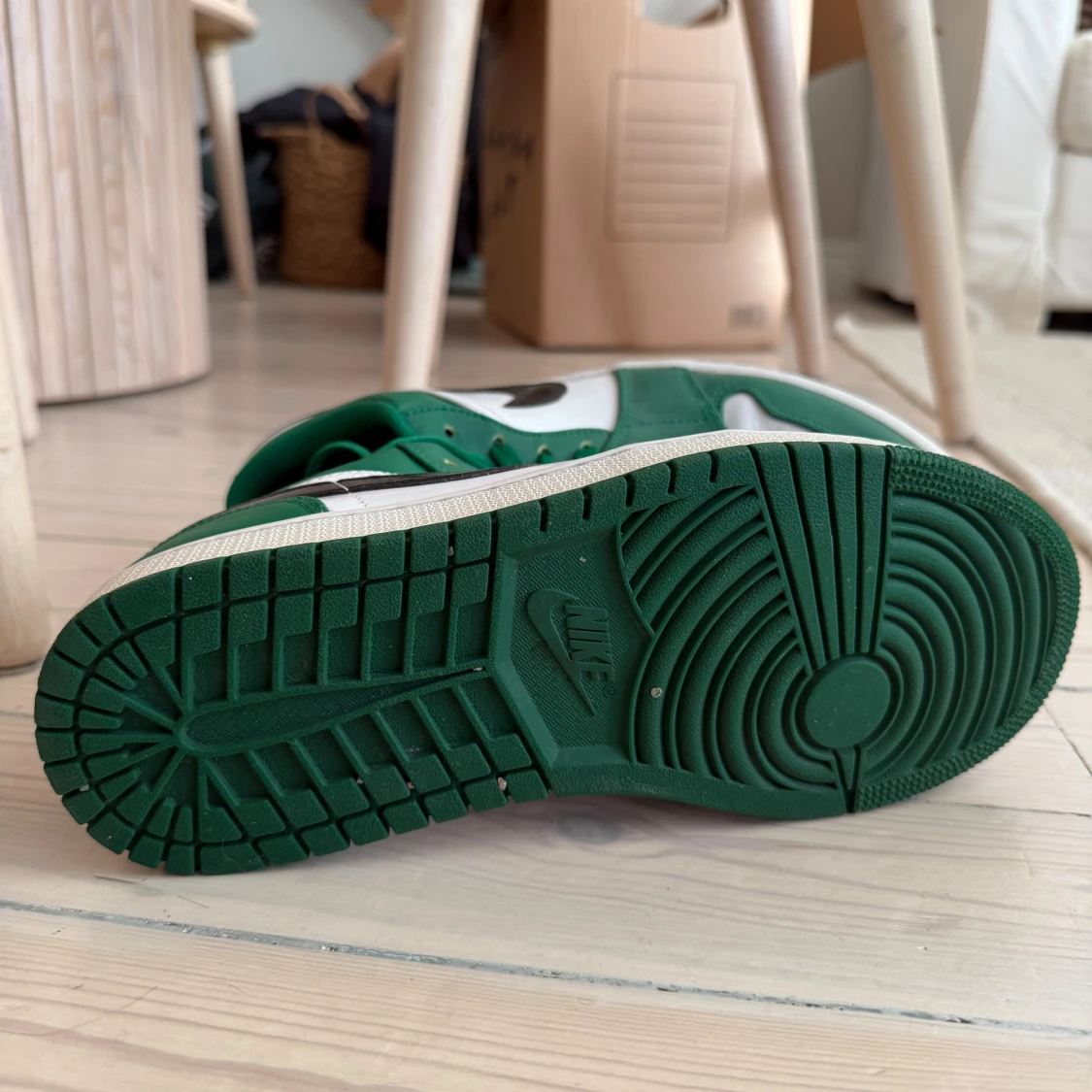 Nike Air Jordan 1 Low Pine Green - 4