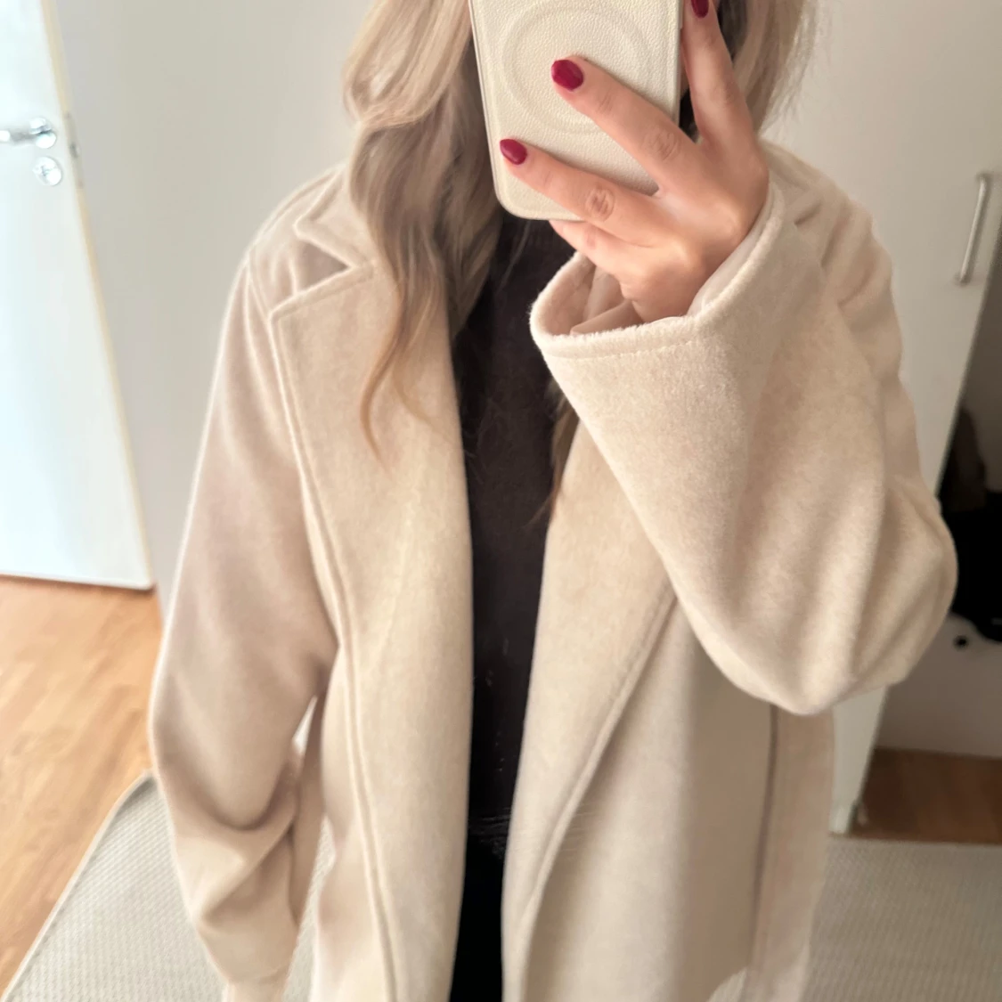 Beige omlottkappa från Ida Carlsson x NA-KD - 1