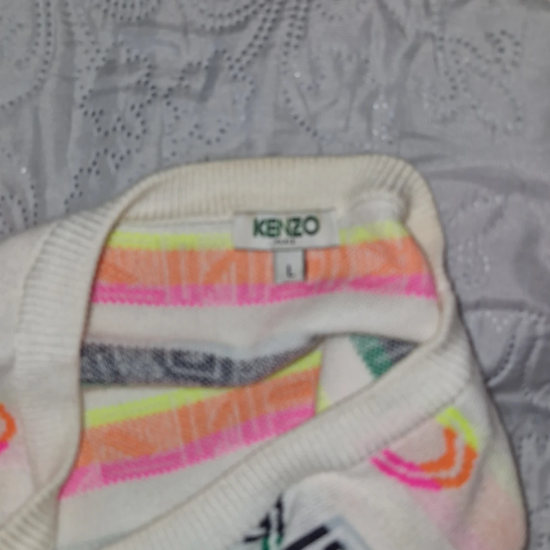 Vit Kenzo tröja med neonränder - 2