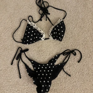 Bershka bikini  - Använd ett fåtal gånger. Inga defekter !!