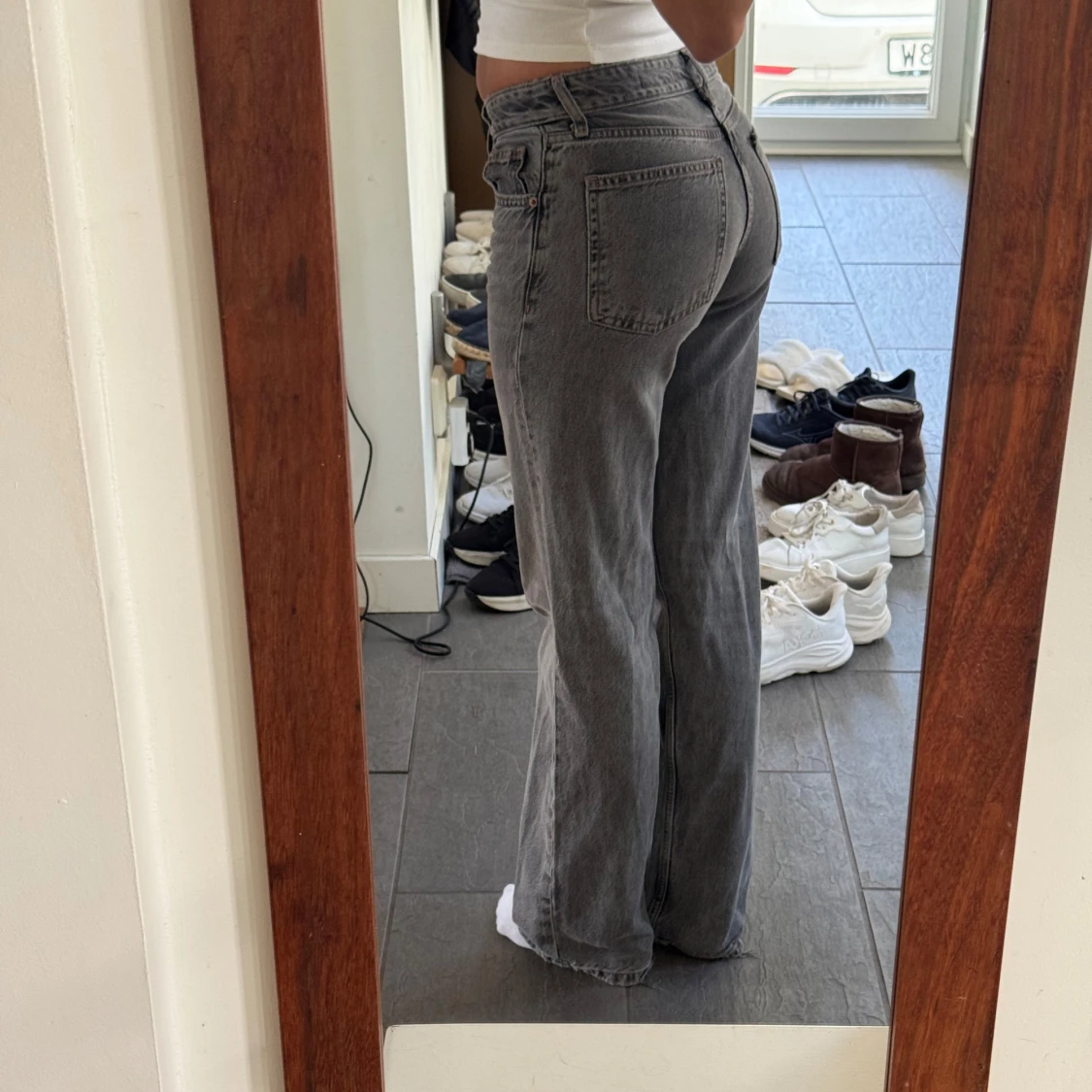 Grå raka jeans midwaist  - 3