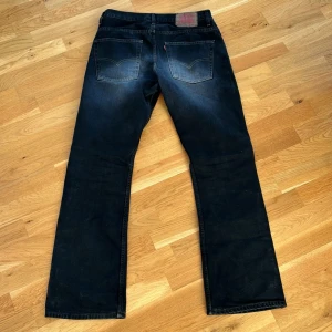 Vintage Levis Jeans - Sjukt feta faded Levis vintage jeans! 507, size 33/34 passar en 31-33 bäst! Unisex passar bra både till kille och tjej! 