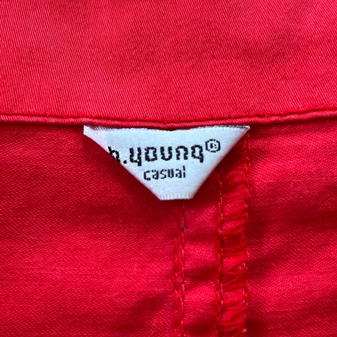 Röd kavajjacka från b.young - 2