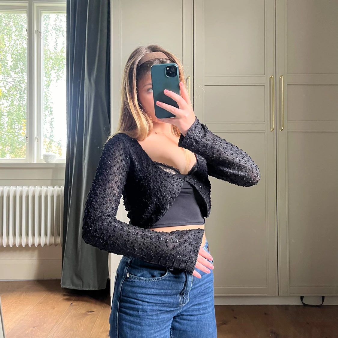 Svart croppad bolerotopp med struktur