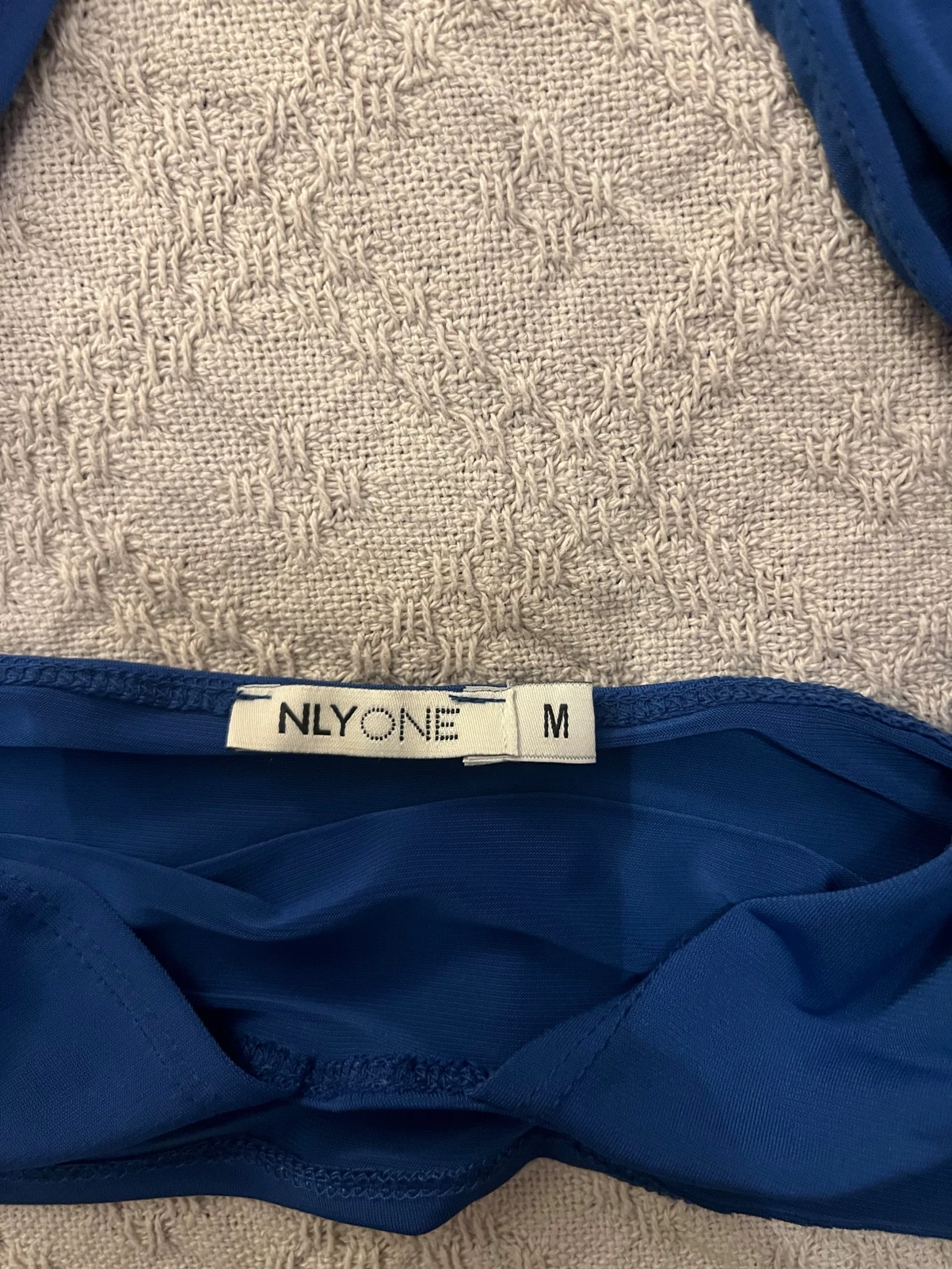 Blå omlott linnetopp från NLY One - 1