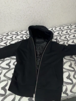 Moose knuckles classic bunny - Svart Moose knuckles classic bunny till salu (äkta)  (Storlek M) hör av dig ifall du är intresserad. 