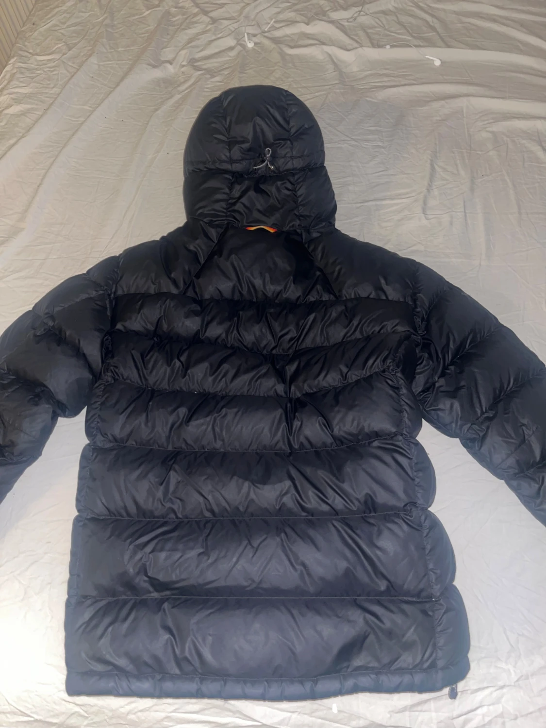 Svart Peak Performance jacka  - 3