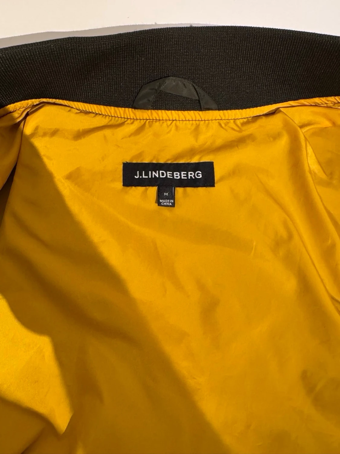 Olivgrön bomberjacka från J.Lindeberg - 3