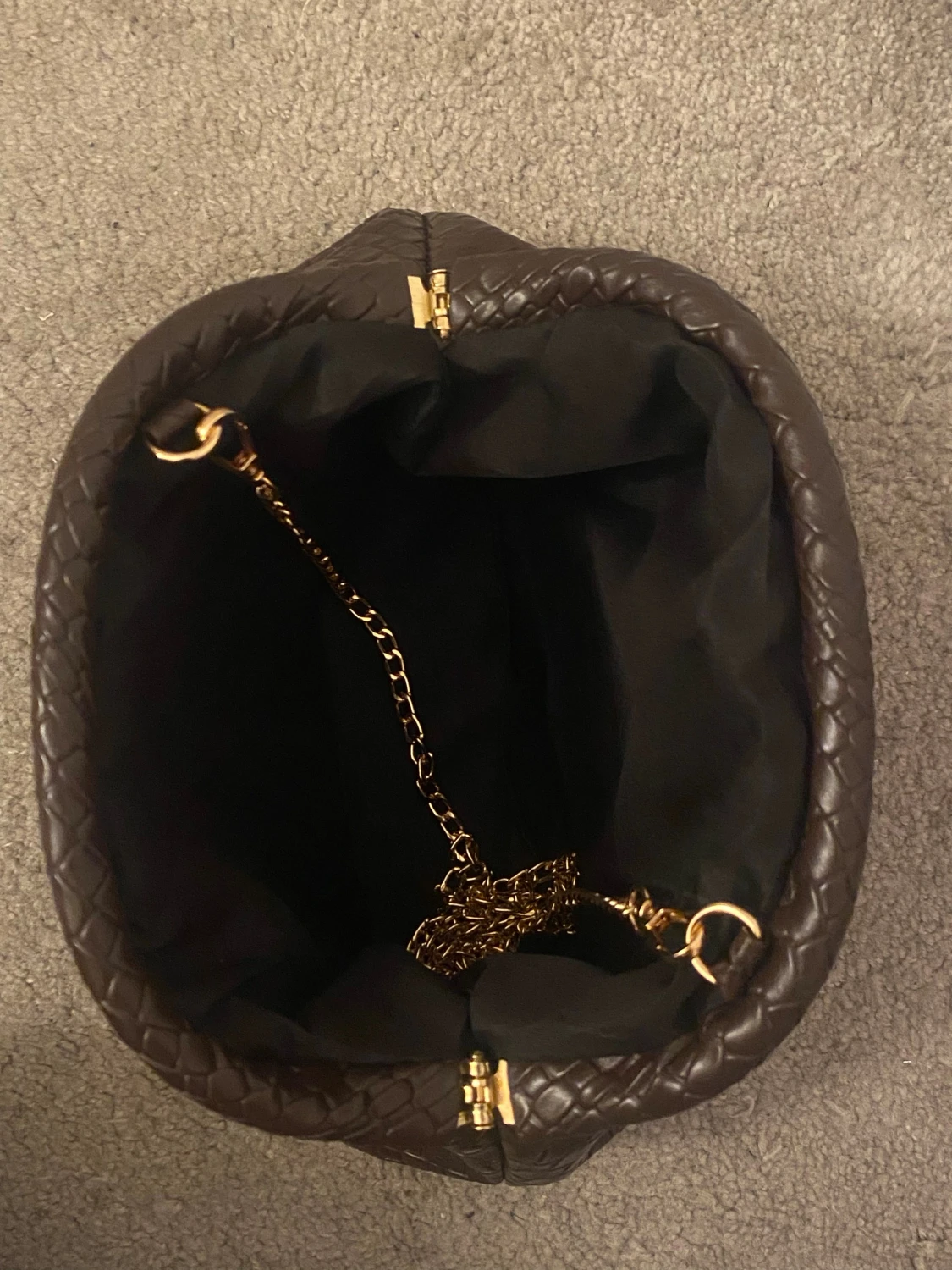 Brun kuvertväska med kedja - 1