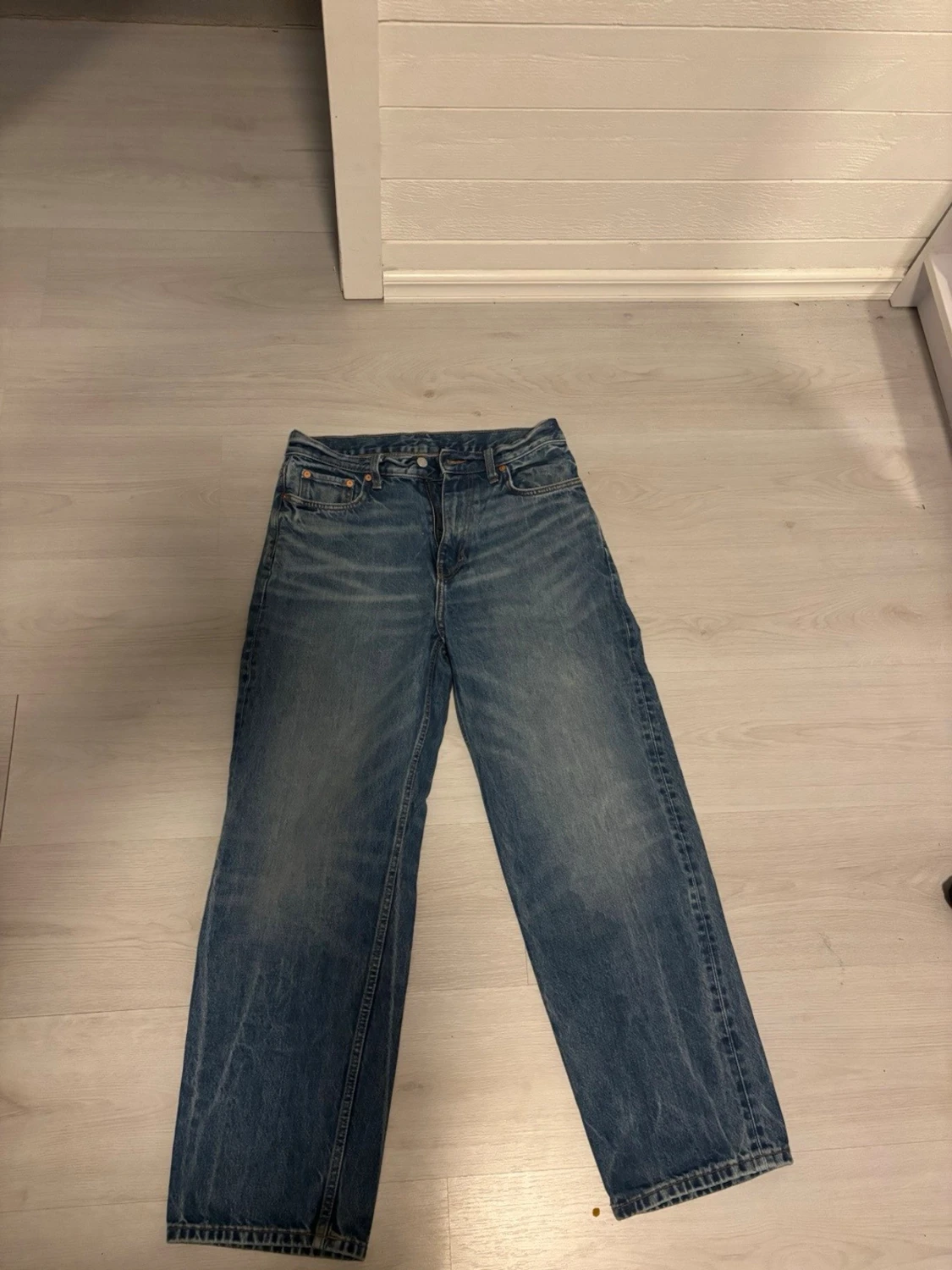 Weekday blå straight jeans W28 L30