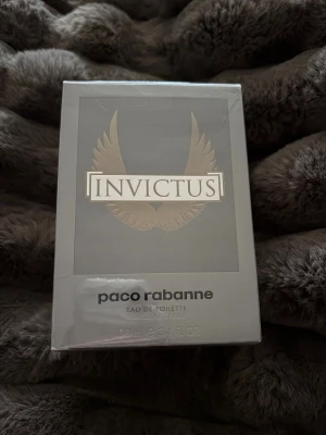 Paco Rabanne Invictus 100ml EdT - Invictus från Paco Rabanne, 100 ml! Helt ny inplastad i orginalförpackning.