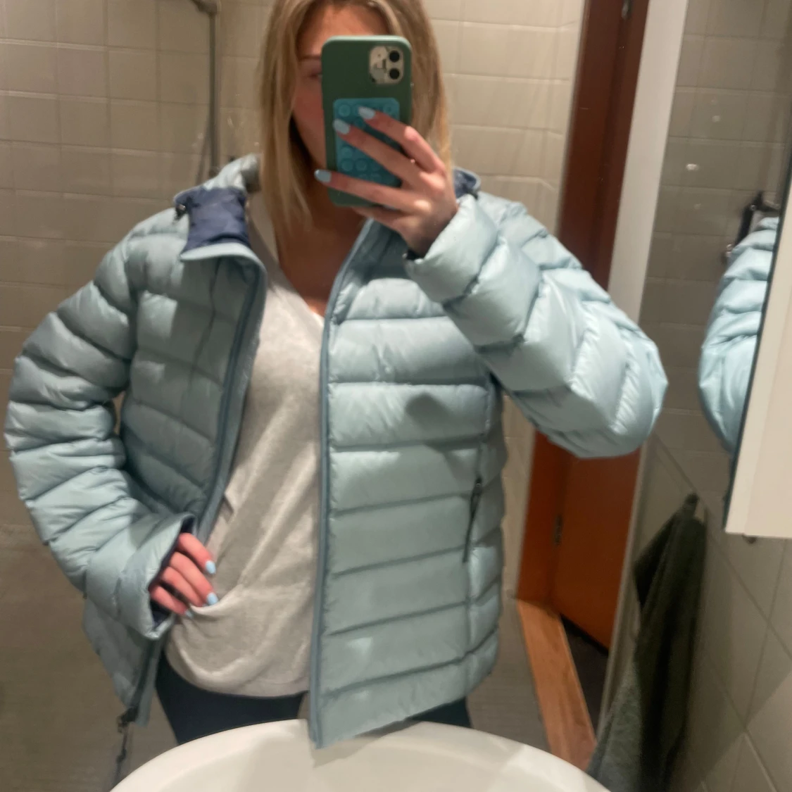 Ljusblå pufferjacka från Colmar