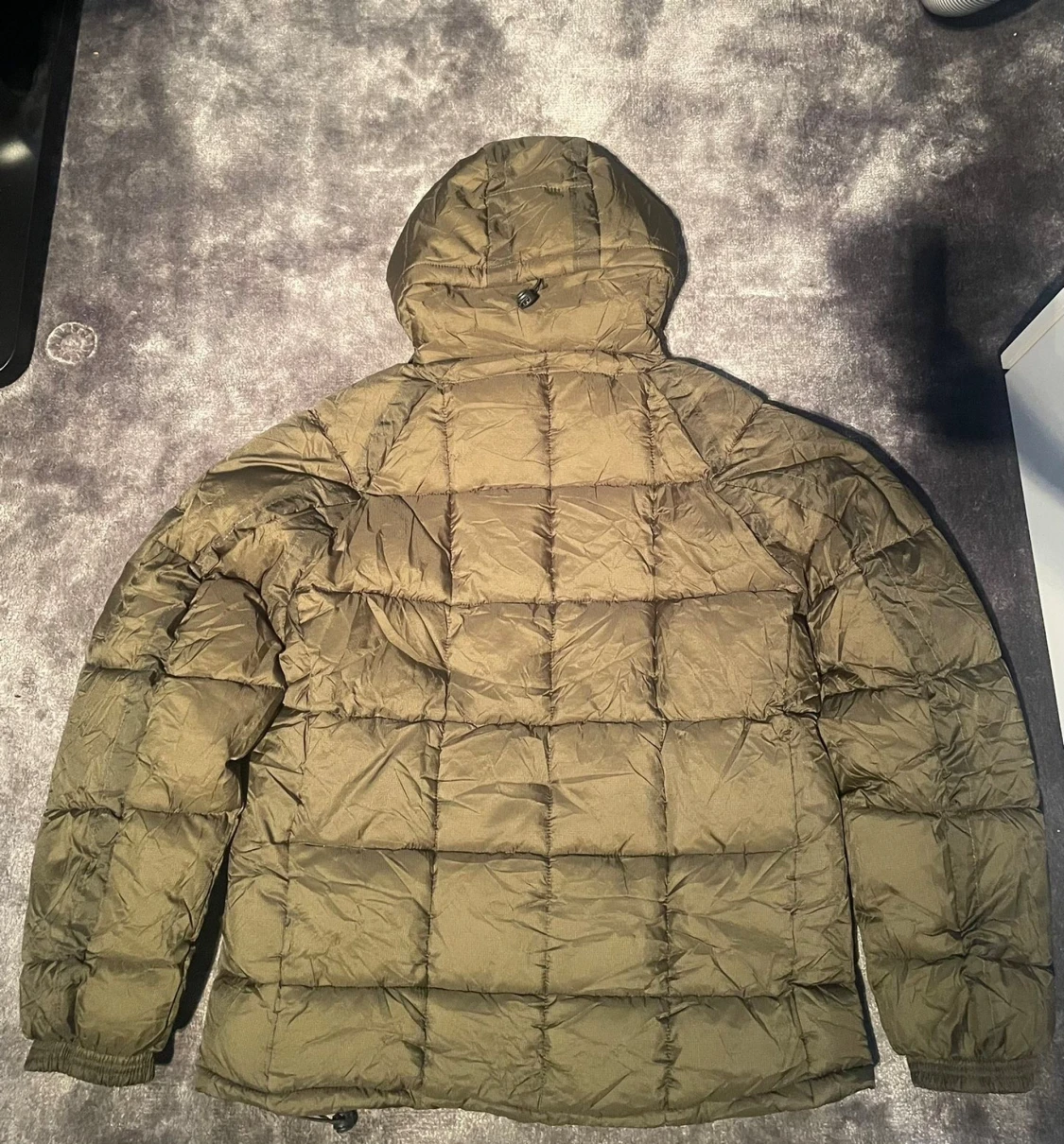 Olivgrön pufferjacka från C.P. Company - 1