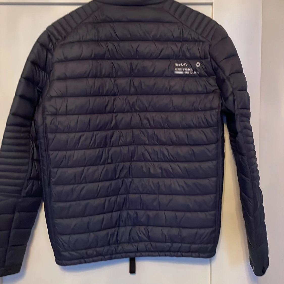 Marinblå jacka från Replay i storlek S - 90