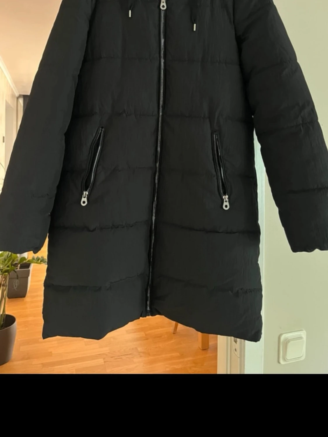 Svart lång dunjacka med huva - 4